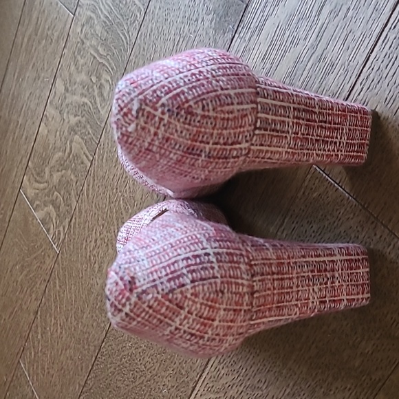 Banana Republic heels size 7 - Picture 3 of 4